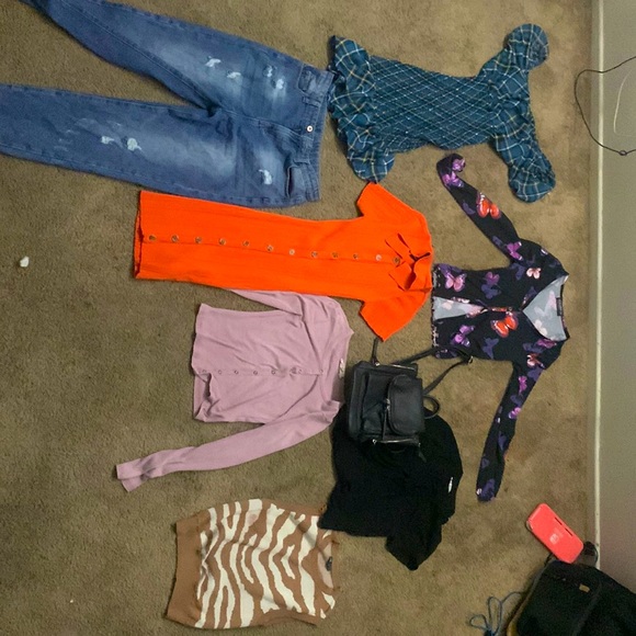 girls clothes it’s a set so there are multiple shirts and accessories